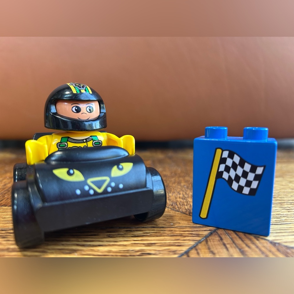 LEGO Duplo 1403 Racing Leopard set